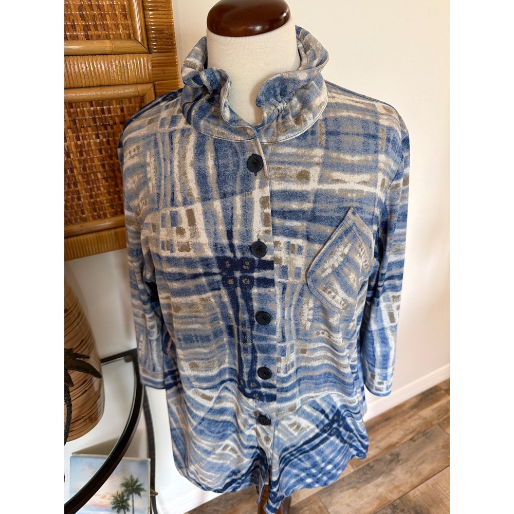 TERRA SJ Apparel Ruffle Collar Light Blue Shirt Tunic Top 
Size M